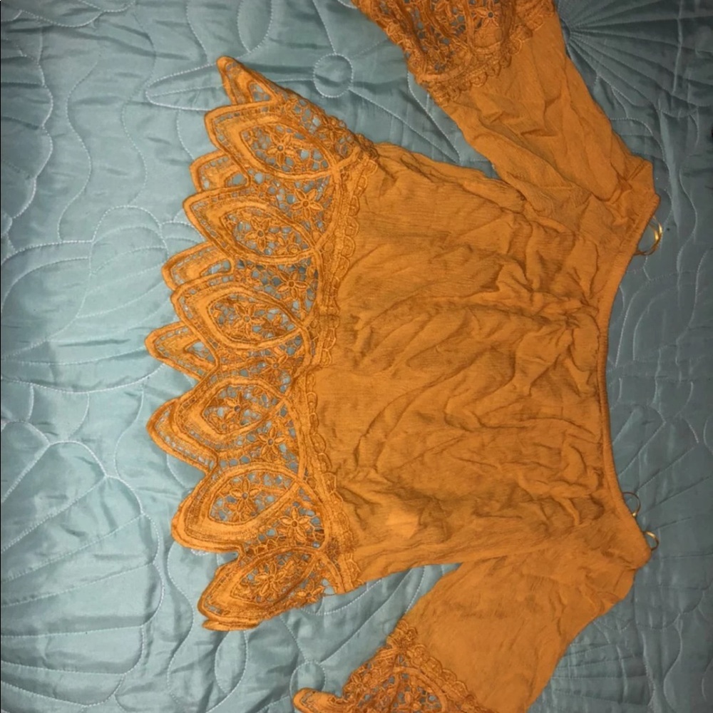 👑Mustard yellow blouse